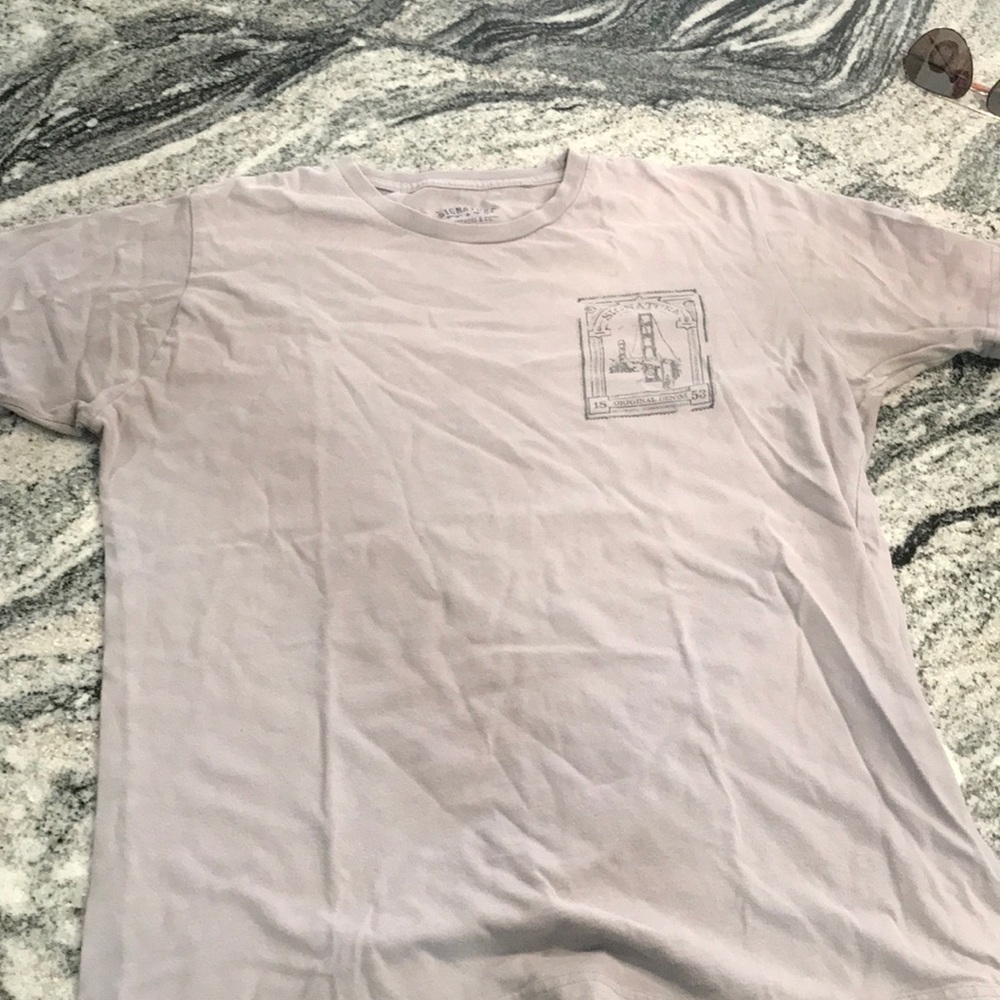 Men’s large gray Levi’s tee